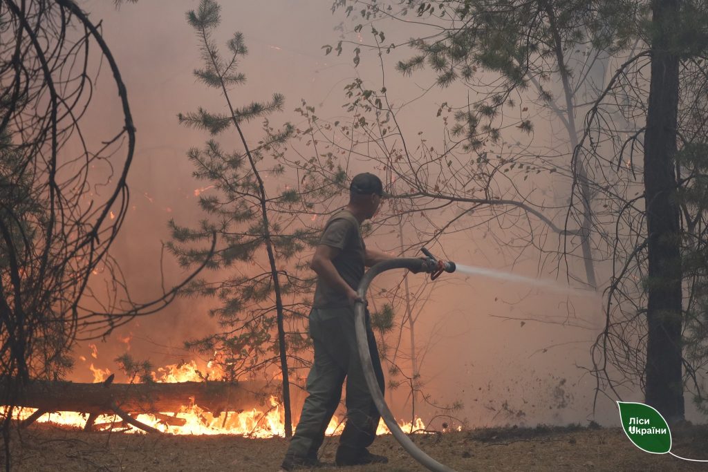 Спільними зусиллями гасимо найбільшу у цьому році пожежу на Полтавщині!