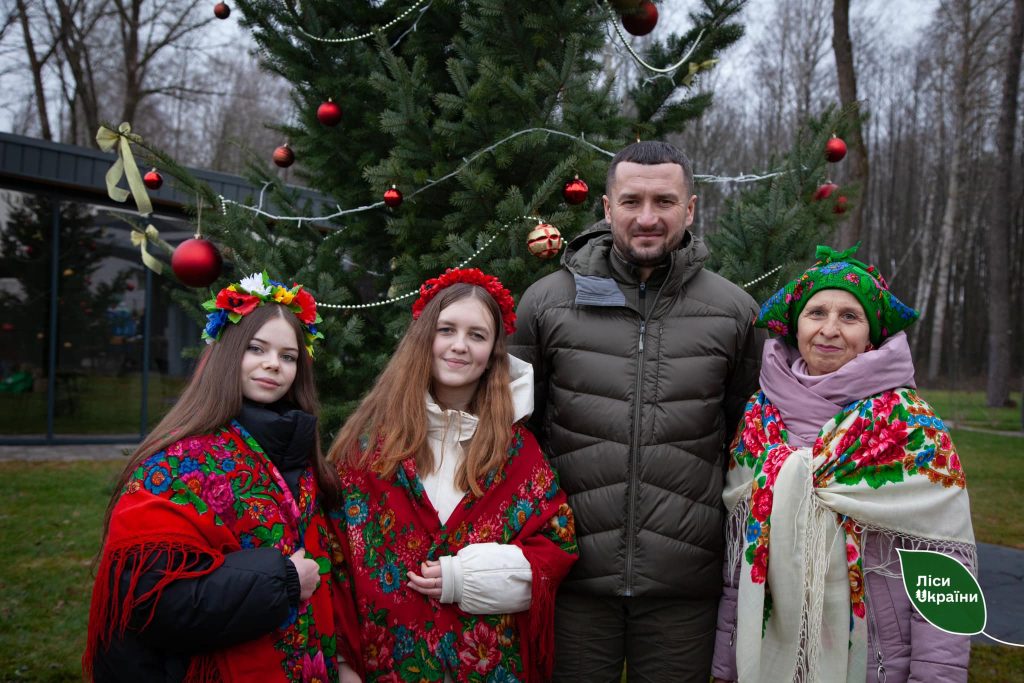 “Справжнє свято для вихованців шкільних лісництв влаштували наші працівники в рекреаційних пунктах ДП “Ліси України””, – генеральний директор Юрій Болоховець.