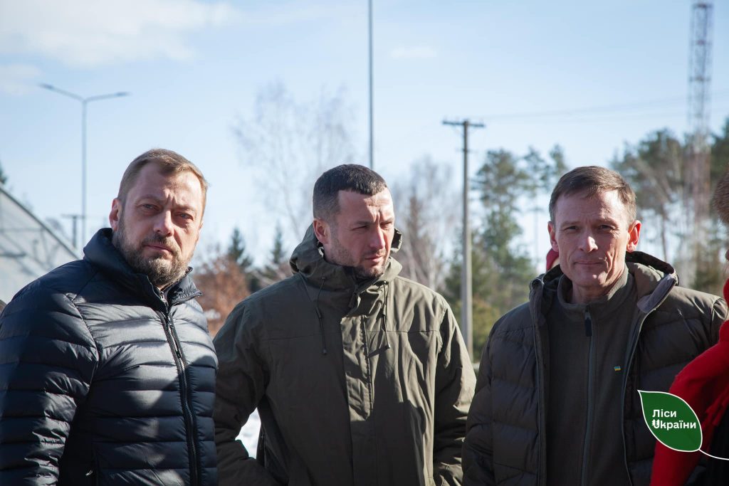 “Цього року ДП “Ліси України” інвестує у лісове господарство Чернігівщини майже 200 млн грн”, – генеральний директор Юрій Болоховець.