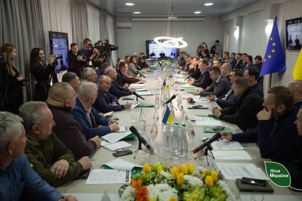 ДП «Ліси України» та бізнес затвердили спільний план дій для збільшення заготівлі деревини