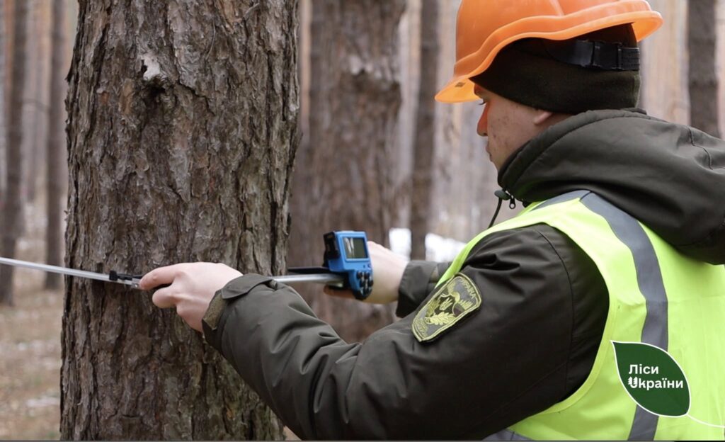 ДП “Ліси України” інвестує у сучасне обладнання для проведення лісогосподарських робіт
