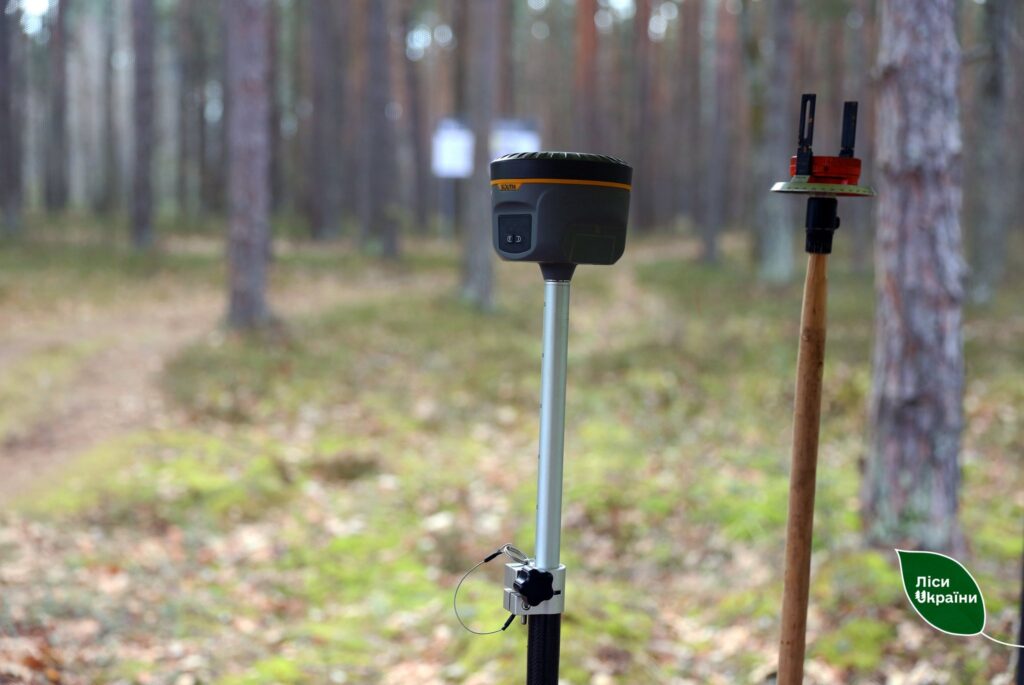 Прозорість і точність при відведенні ділянок в рубку: ДП “Ліси України” оголосило закупівлю GNSS-приймачів
