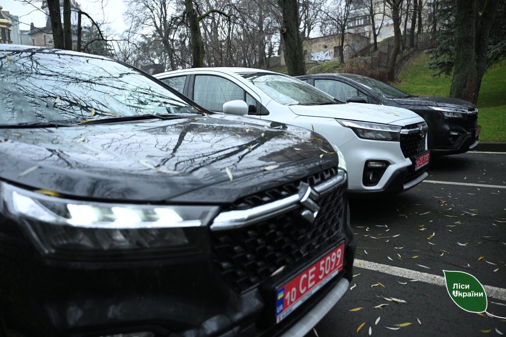 За цей рік надлісництва філії  “Поліський лісовий офіс” “Ліси України” поповнилися на майже півсотні автомобілів підвищеної прохідності Renault Duster та Suzuki S‑cross