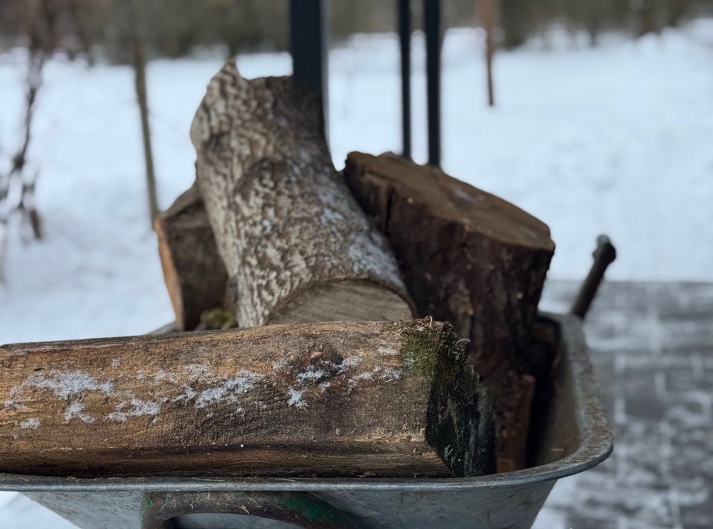 Морози не відступають — тож продовжуємо дарувати тепло