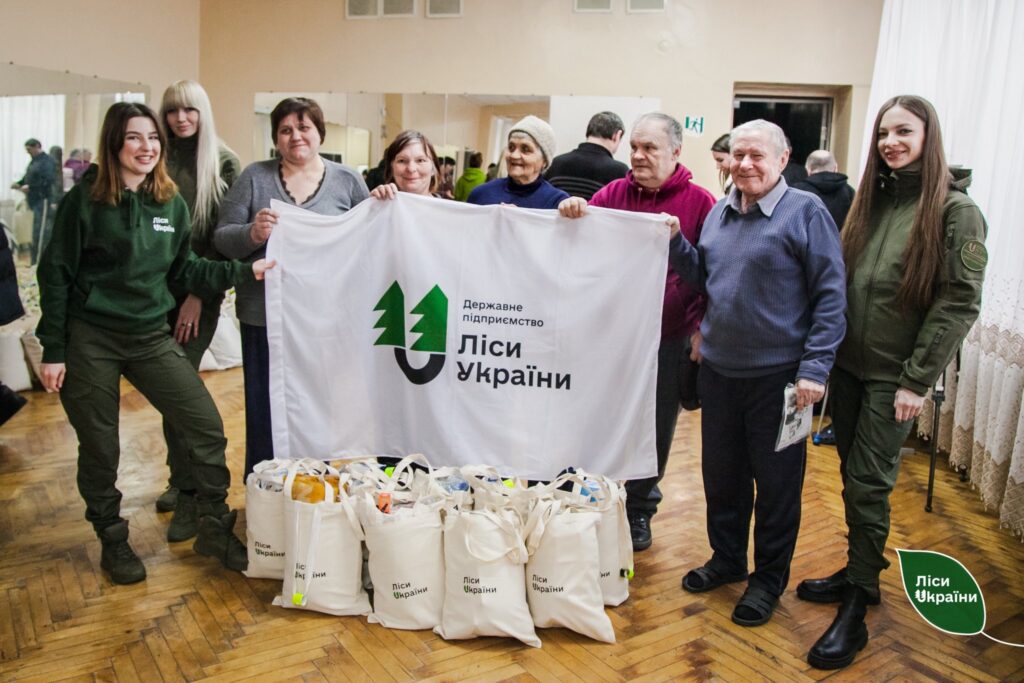 SE “Forests of Ukraine” delivers 5,000 “warm packages” as part of the Government’s large-scale humanitarian programme!