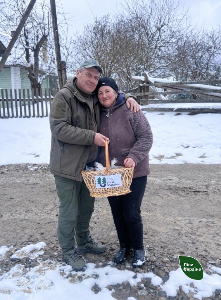 Лісівники філії  “Карпатський лісовий офіс” продовжують підтримувати родини своїх колег, які віддали життя або зникли безвісти, захищаючи Україну